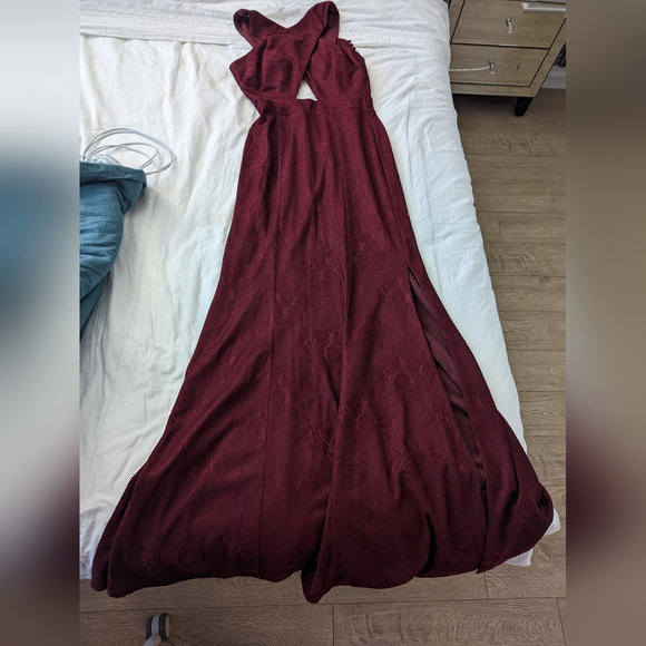 Maxi Beautiful Dress - Picture 2 of 3